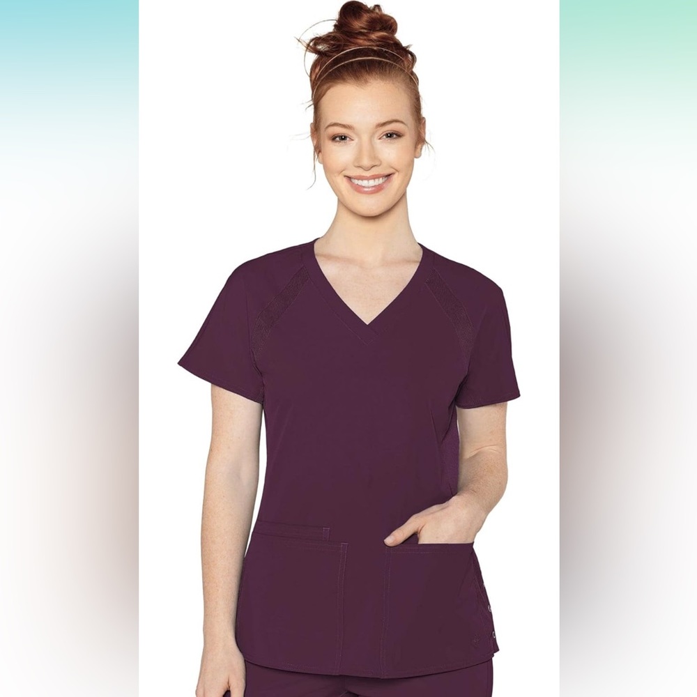 Scrub Set Small Top and Extra Small petite joggers . Med Couture Insight
